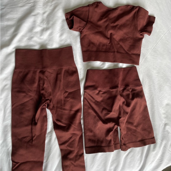 3 Piece Bo and Tee Workout set - Picture 5 of 6